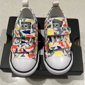 NWT Shark 🦈 Print Converse